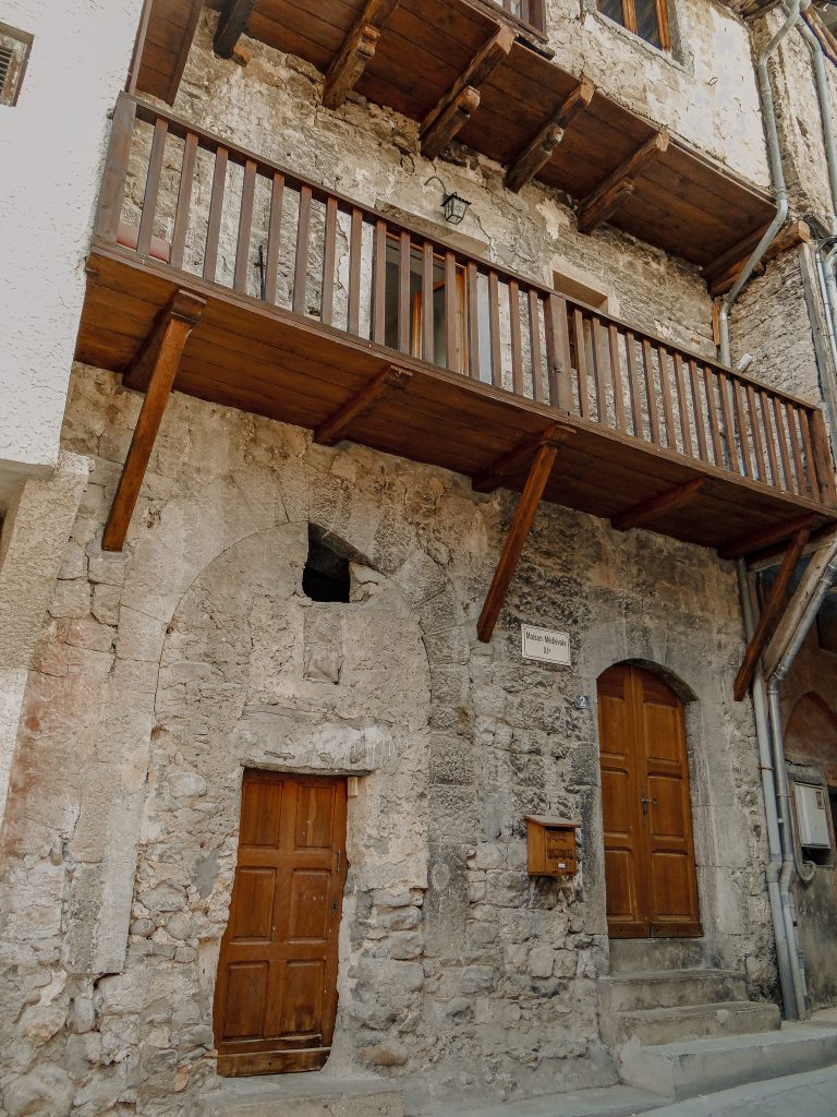L'entrée de la maison médiévale du XIe siècle